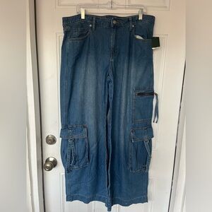 Wild Fable womens Blue Cargo Pants size 12. New with tags.